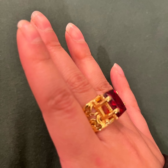 Ruby Red Gold Ring - Picture 2 of 3